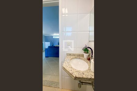 Casa à venda com 178m², 3 quartos e 4 vagas Casa à venda com 178m², 3 quartos e 4 vagasLavabo