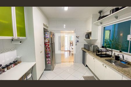 Casa à venda com 178m², 3 quartos e 4 vagas Casa à venda com 178m², 3 quartos e 4 vagasCozinha