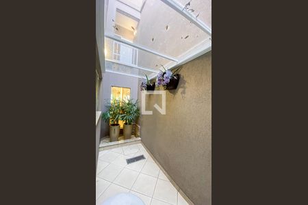 Casa à venda com 178m², 3 quartos e 4 vagas Casa à venda com 178m², 3 quartos e 4 vagasÁrea de Serviço - Quintal