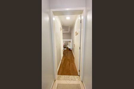 Casa à venda com 178m², 3 quartos e 4 vagas Casa à venda com 178m², 3 quartos e 4 vagasCorredor