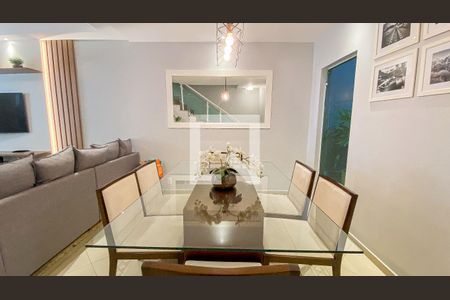 Casa à venda com 178m², 3 quartos e 4 vagas Casa à venda com 178m², 3 quartos e 4 vagasSala - Sala de Jantar