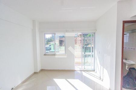 Sala de casa de condomínio para alugar com 2 quartos, 56m² em Irajá, Rio de Janeiro