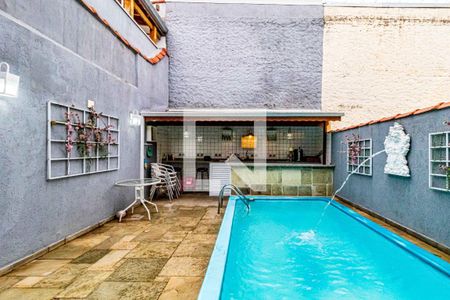 Casa à venda com 190m², 3 quartos e 4 vagas Casa à venda com 190m², 3 quartos e 4 vagasÁrea externa