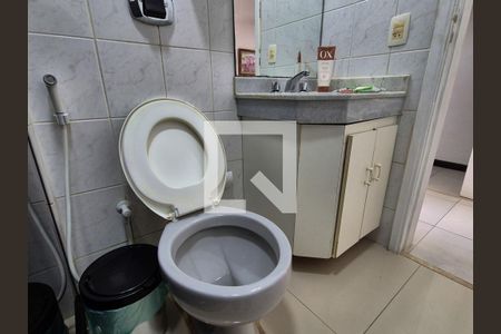Apartamento à venda com 83m², 3 quartos e 1 vaga Apartamento à venda com 83m², 3 quartos e 1 vagaBanheiro social