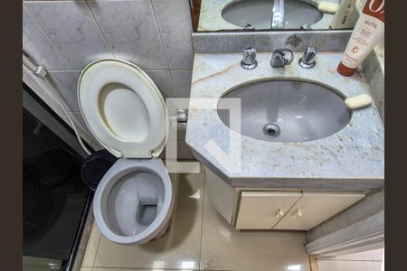 Apartamento à venda com 83m², 3 quartos e 1 vaga Apartamento à venda com 83m², 3 quartos e 1 vagaBanheiro social