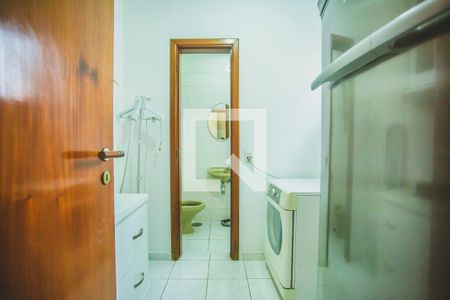 Apartamento à venda com 234m², 4 quartos e 4 vagas Apartamento à venda com 234m², 4 quartos e 4 vagasQuarto de Serviço