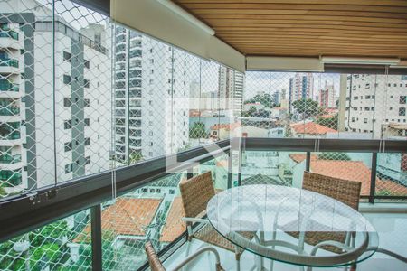 Apartamento à venda com 234m², 4 quartos e 4 vagas Apartamento à venda com 234m², 4 quartos e 4 vagasVista