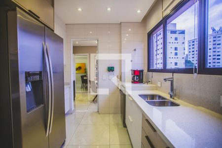 Apartamento à venda com 234m², 4 quartos e 4 vagas Apartamento à venda com 234m², 4 quartos e 4 vagasCozinha