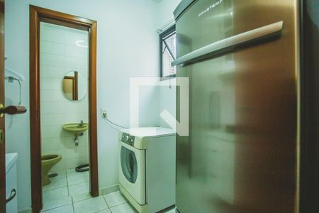 Apartamento à venda com 234m², 4 quartos e 4 vagas Apartamento à venda com 234m², 4 quartos e 4 vagasQuarto de Serviço