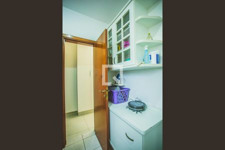 Apartamento à venda com 234m², 4 quartos e 4 vagas Apartamento à venda com 234m², 4 quartos e 4 vagasQuarto de Serviço