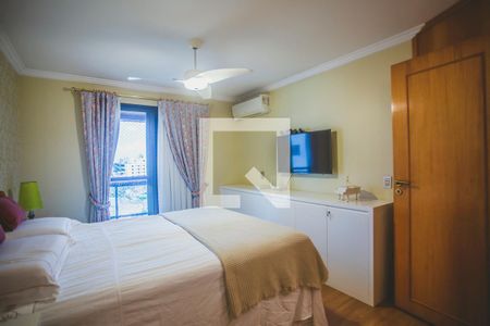 Apartamento à venda com 234m², 4 quartos e 4 vagas Apartamento à venda com 234m², 4 quartos e 4 vagasSuíte 2