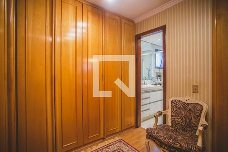 Apartamento à venda com 234m², 4 quartos e 4 vagas Apartamento à venda com 234m², 4 quartos e 4 vagasCloset