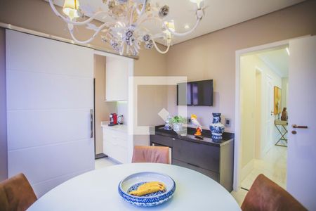 Apartamento à venda com 234m², 4 quartos e 4 vagas Apartamento à venda com 234m², 4 quartos e 4 vagasCopa