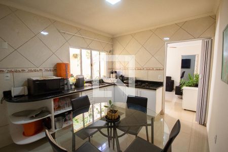 Casa para alugar com 140m², 3 quartos e 2 vagasCozinha