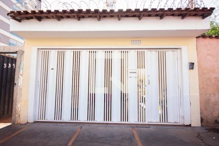 Casa para alugar com 140m², 3 quartos e 2 vagasFachada