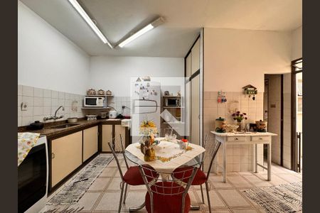Casa à venda com 247m², 3 quartos e 4 vagas Casa à venda com 247m², 3 quartos e 4 vagasCozinha