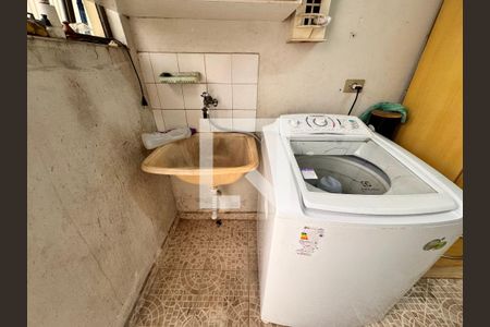Casa à venda com 247m², 3 quartos e 4 vagas Casa à venda com 247m², 3 quartos e 4 vagasLavanderia