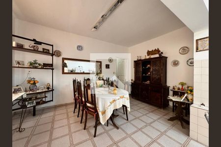 Casa à venda com 247m², 3 quartos e 4 vagas Casa à venda com 247m², 3 quartos e 4 vagasCozinha