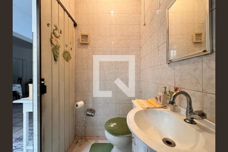 Casa à venda com 247m², 3 quartos e 4 vagas Casa à venda com 247m², 3 quartos e 4 vagasLavabo
