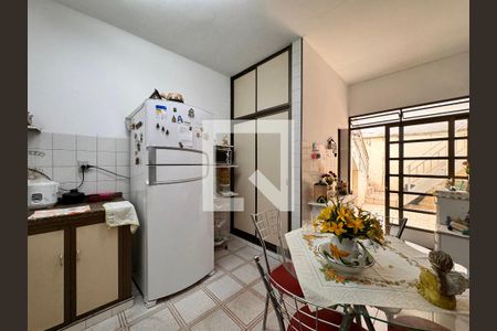 Casa à venda com 247m², 3 quartos e 4 vagas Casa à venda com 247m², 3 quartos e 4 vagasCozinha