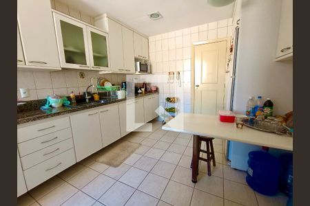 Apartamento à venda com 229m², 4 quartos e 2 vagasCopa / Cozinha