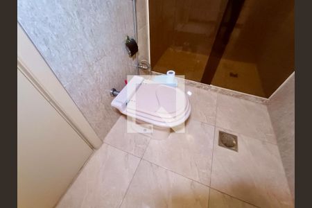 Apartamento à venda com 229m², 4 quartos e 2 vagasBanheiro canadense - segundo piso