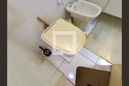 Apartamento à venda com 229m², 4 quartos e 2 vagasSuíte banheiro