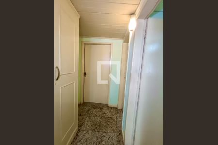 Apartamento à venda com 229m², 4 quartos e 2 vagasCorredor