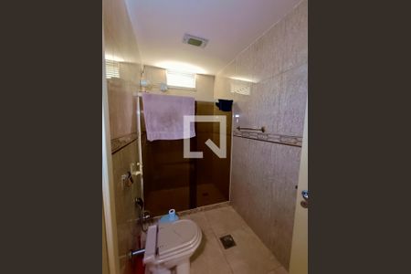 Apartamento à venda com 229m², 4 quartos e 2 vagasBanheiro canadense - segundo piso