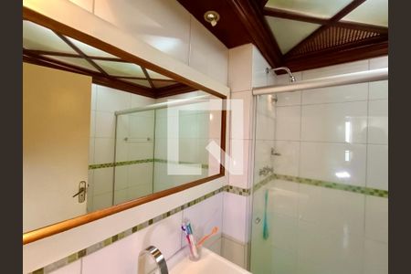 Apartamento à venda com 229m², 4 quartos e 2 vagasBanheiro social