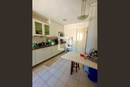 Apartamento à venda com 229m², 4 quartos e 2 vagasCopa / Cozinha