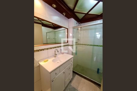 Apartamento à venda com 229m², 4 quartos e 2 vagasBanheiro social