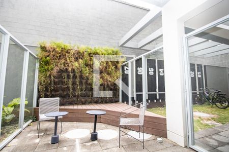 Apartamento à venda com 22m², 1 quarto e sem vaga Apartamento à venda com 22m², 1 quarto e sem vagaÁrea comum, pátio e bicicletário, térreo