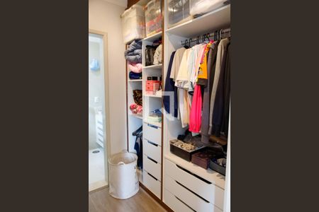 Casa à venda com 166m², 3 quartos e 3 vagas Casa à venda com 166m², 3 quartos e 3 vagasCloset da suíte 3