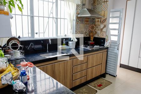 Casa à venda com 166m², 3 quartos e 3 vagas Casa à venda com 166m², 3 quartos e 3 vagasCozinha