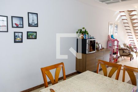 Casa à venda com 166m², 3 quartos e 3 vagas Casa à venda com 166m², 3 quartos e 3 vagasSala de Jantar