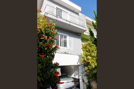 Casa à venda com 166m², 3 quartos e 3 vagas Casa à venda com 166m², 3 quartos e 3 vagasfrente