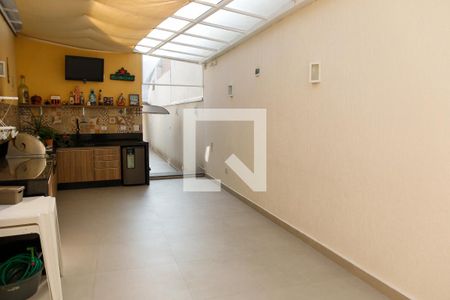 Casa à venda com 166m², 3 quartos e 3 vagas Casa à venda com 166m², 3 quartos e 3 vagasÁrea comum