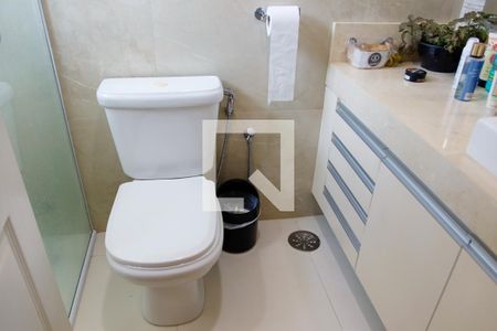 Casa à venda com 166m², 3 quartos e 3 vagas Casa à venda com 166m², 3 quartos e 3 vagasBanheiro da Suíte 3