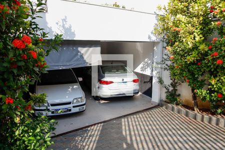 Casa à venda com 166m², 3 quartos e 3 vagas Casa à venda com 166m², 3 quartos e 3 vagasGaragem