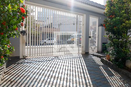 Casa à venda com 166m², 3 quartos e 3 vagas Casa à venda com 166m², 3 quartos e 3 vagasGaragem