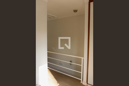 Casa à venda com 166m², 3 quartos e 3 vagas Casa à venda com 166m², 3 quartos e 3 vagasEscritório