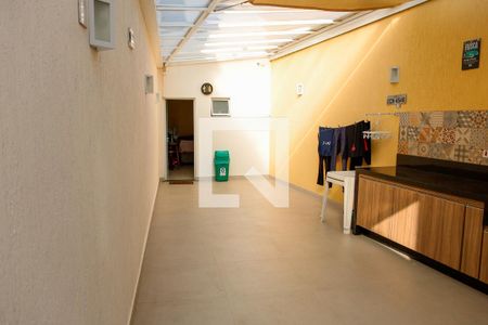 Casa à venda com 166m², 3 quartos e 3 vagas Casa à venda com 166m², 3 quartos e 3 vagasÁrea comum