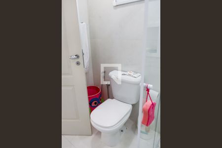 Casa à venda com 166m², 3 quartos e 3 vagas Casa à venda com 166m², 3 quartos e 3 vagasBanheiro