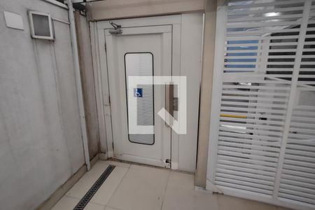 Apartamento à venda com 173m², 3 quartos e 2 vagas Apartamento à venda com 173m², 3 quartos e 2 vagasÁrea comum