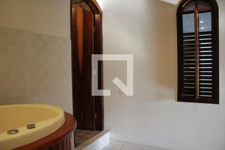 Casa à venda com 890m², 8 quartos e sem vagaBanheiro 4