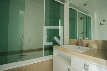 Apartamento à venda com 450m², 4 quartos e 5 vagasBanheiro 1 da Suíte 3