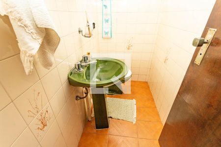 Casa à venda com 182m², 2 quartos e 2 vagas Casa à venda com 182m², 2 quartos e 2 vagasLavabo