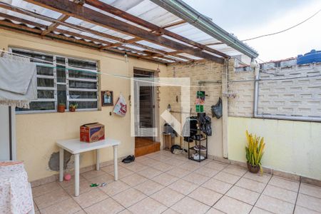 Casa à venda com 182m², 2 quartos e 2 vagas Casa à venda com 182m², 2 quartos e 2 vagasÁrea externa