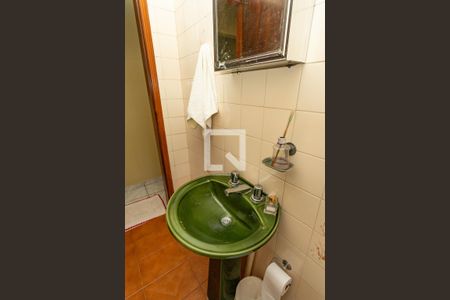 Casa à venda com 182m², 2 quartos e 2 vagas Casa à venda com 182m², 2 quartos e 2 vagasLavabo